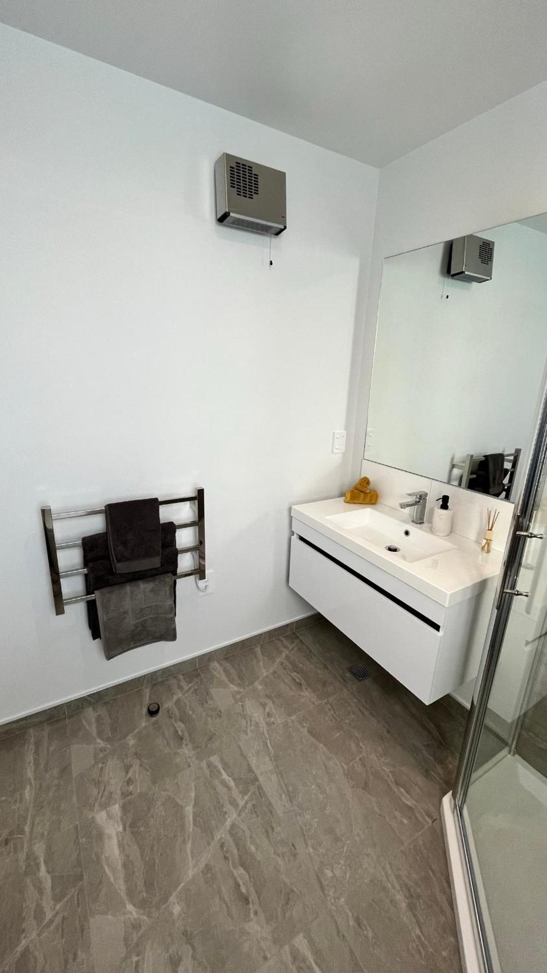 Luxury 2 Bedroom By St James Park Christchurch Exterior foto